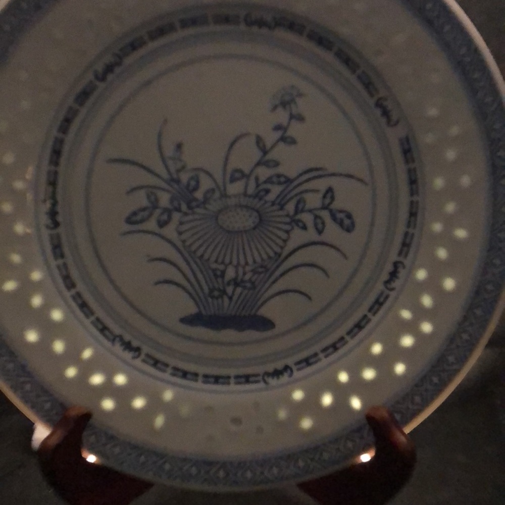 Two Rice Flower Dinner Plates- Tienshan - Picture 4 of 5